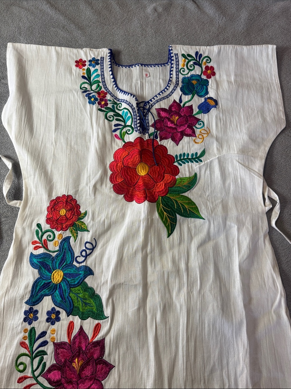 White Embroidered Floral Tunic Top - Vibrant Multicolor Detail